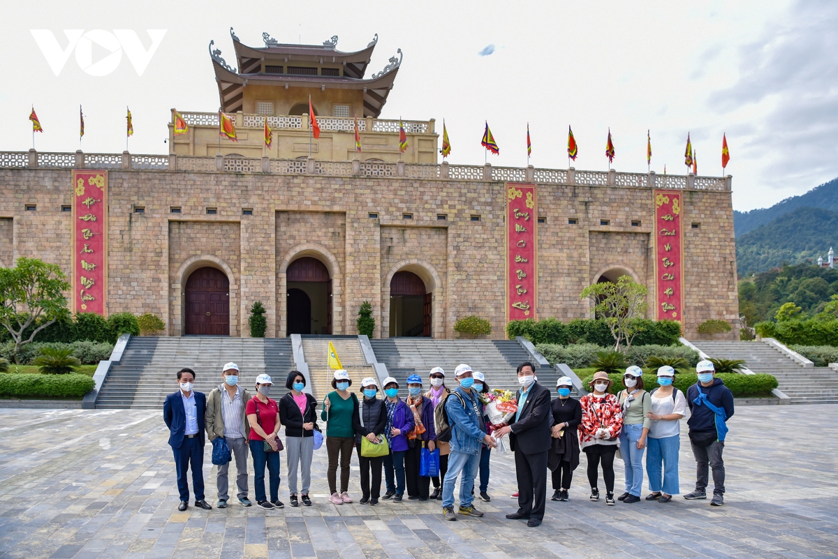 Tour khép kín Hà Nội – Bắc Giang phục vụ đoàn khách đầu tiên | VOV.VN